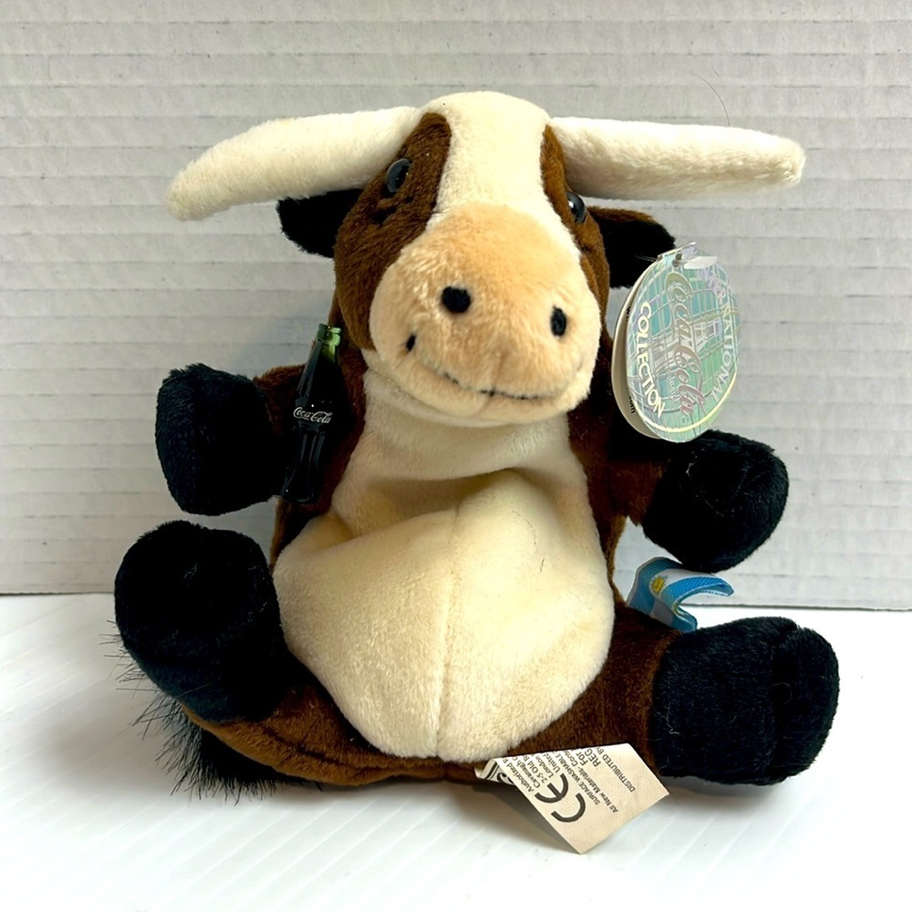 Coca Cola bean bag plush cow Vaca Argentina collectible 1999